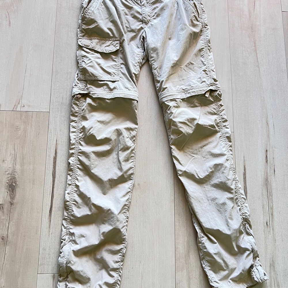 Columbia Women’s Tan Cargo Pants size 2 Long